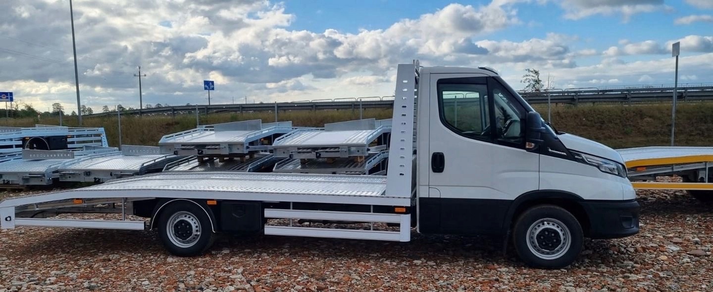 Sprinter L4H2 med tippbart flak